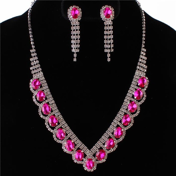 Accessories - Beautiful Pink Rhinestone Oval Necklace Set
